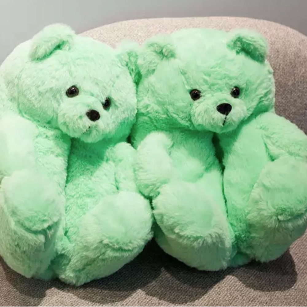 Bear Hug Slippers Mint